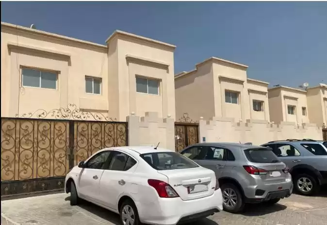 住宅 就绪物业 工作室 U/F 公寓  出租 在 萨德 , 多哈 #15688 - 1  image 